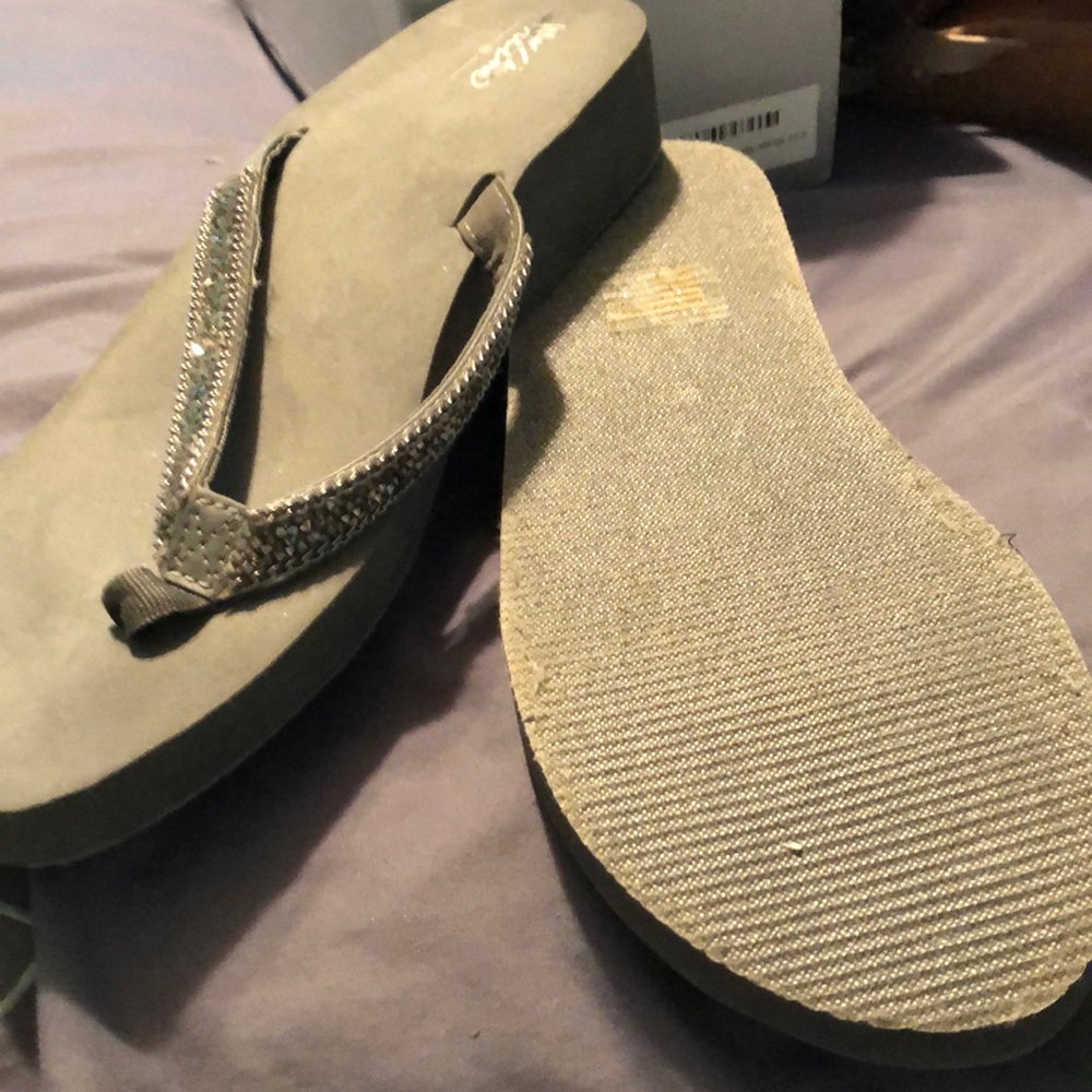 Sandals - Picture 3 of 3